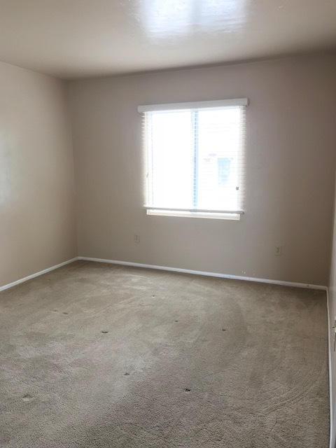 Building Photo - Ground Floor Two Bedroom Condo ~ North Pre...