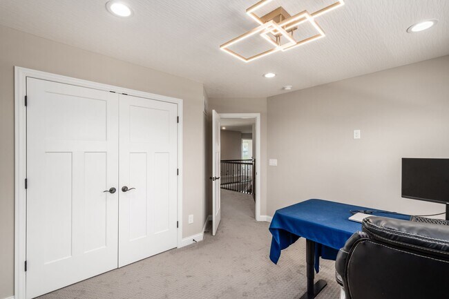 Building Photo - 3387 Logsdon Lp