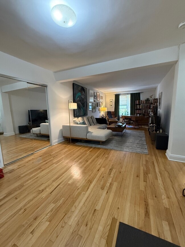 Building Photo - 2090 Barnes Ave