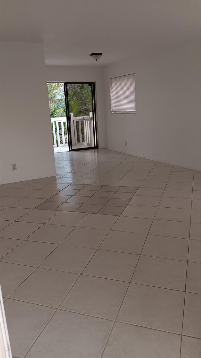 Building Photo - 4169 SW 67th Ave