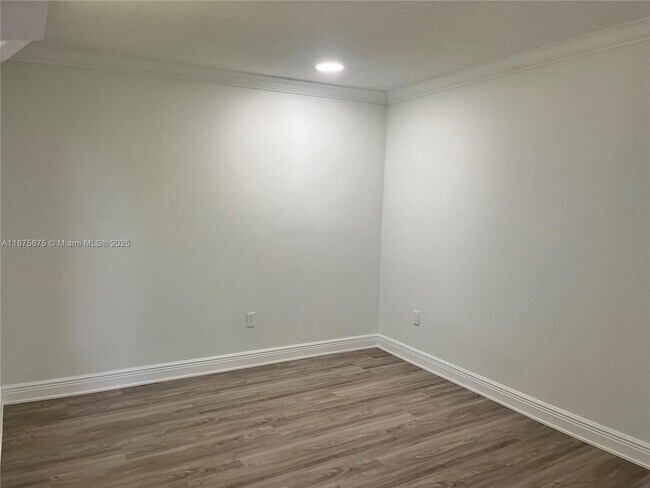 Building Photo - 3310 SW 82nd Ave