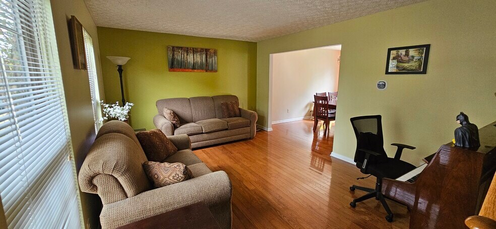 Building Photo - 2250 Reeves Ave
