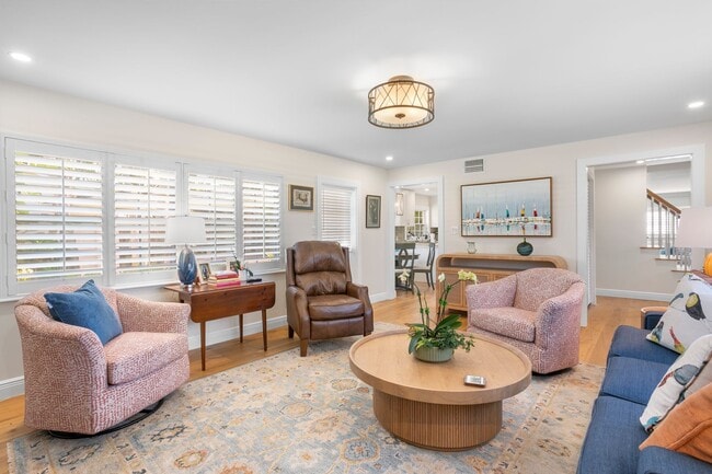 Building Photo - 4 bed, 3ba, 2 car garage home in Culbreath Heights