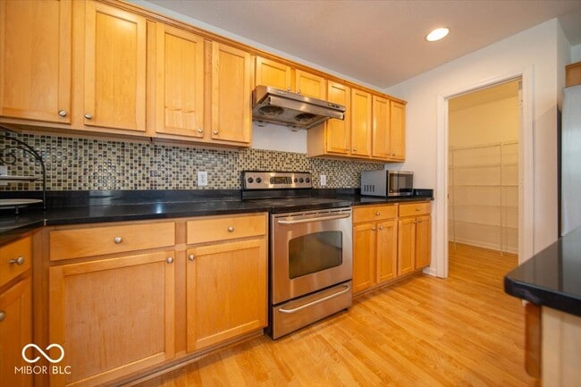 Building Photo - 3473 Millbrae Dr