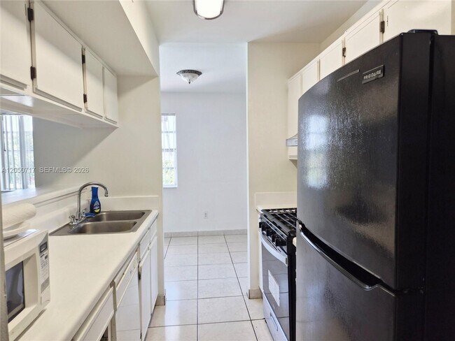 Building Photo - 15320 SW 106th Terrace