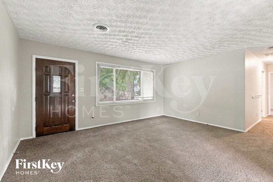 Building Photo - 4455 Stuart Dr