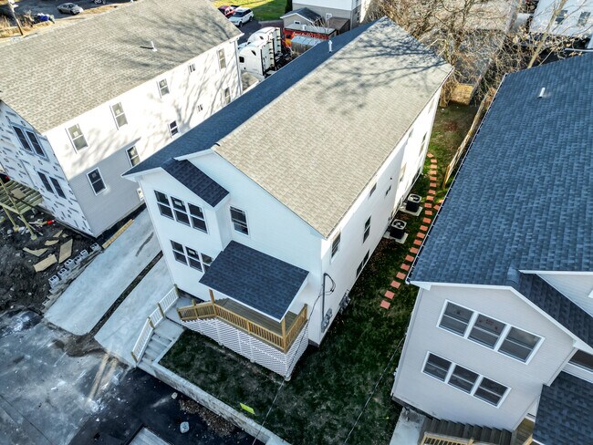 Building Photo - 12 Andy St