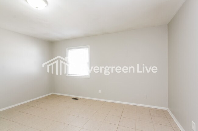 Building Photo - 8426 Montery Rd