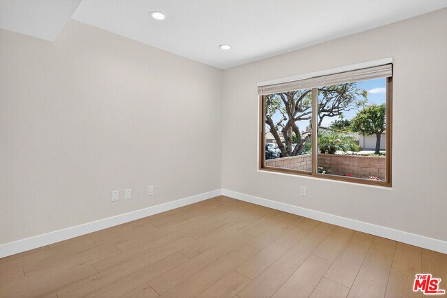 Building Photo - 31076 Via San Vicente