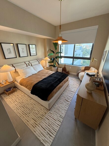 Building Photo - 1950 NW 1st Pl