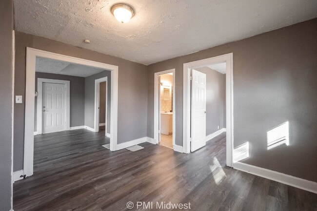 Building Photo - 1521 N Tacoma Ave