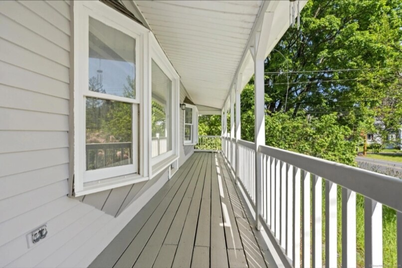Front Porch - 52 Grove St