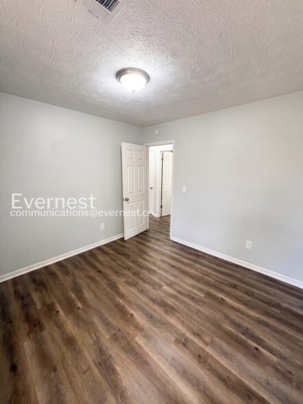 Building Photo - 8038 Flamingo Dr