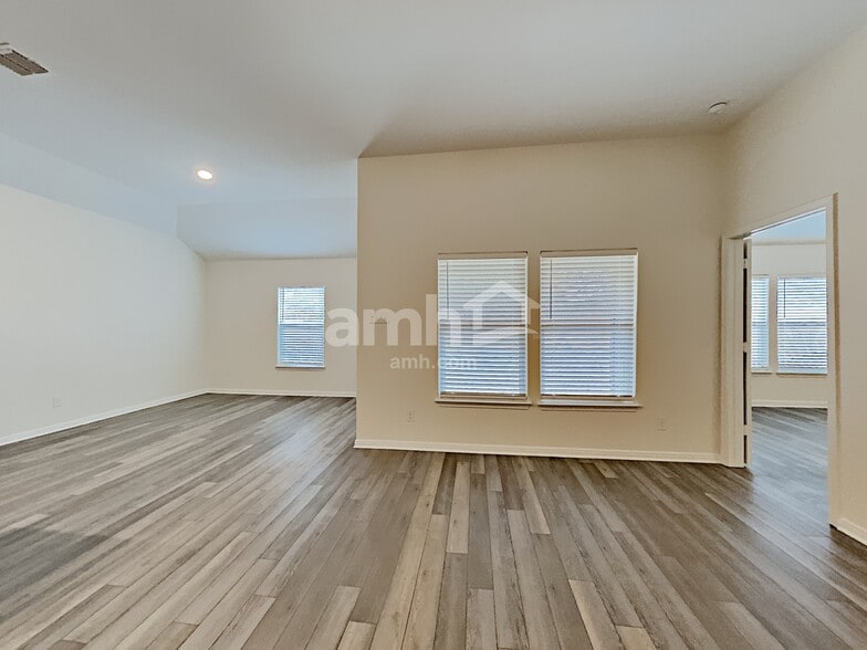 Building Photo - 7933 Cactus Plum Dr