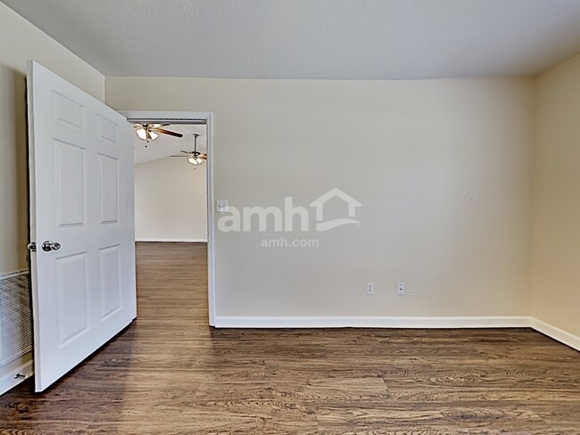 Building Photo - 145 Hillsborough Ln