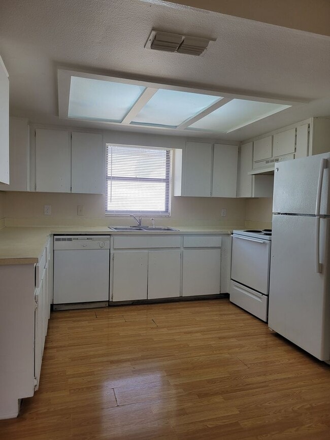 Building Photo - Two-Bedroom Home with Bonus Room in Winter Haven