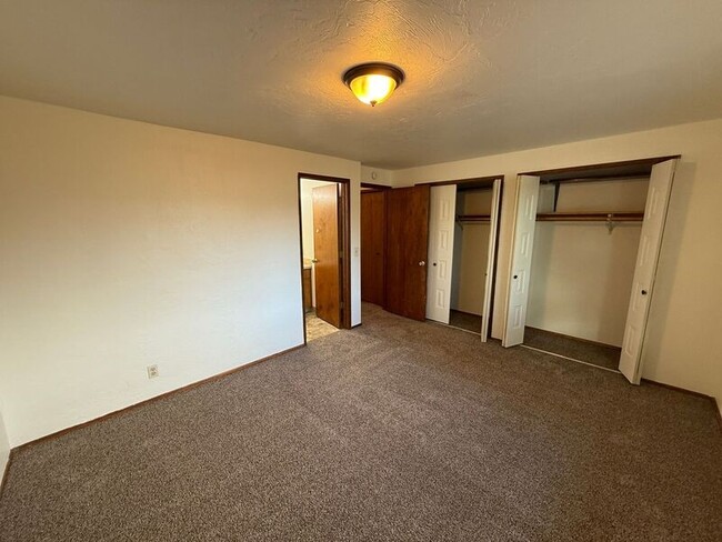 Building Photo - 2907 Moraga Ave SE