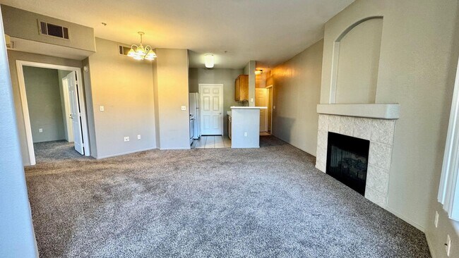 Building Photo - Modern 2 Bed Condo in Prime Southwest Vegas