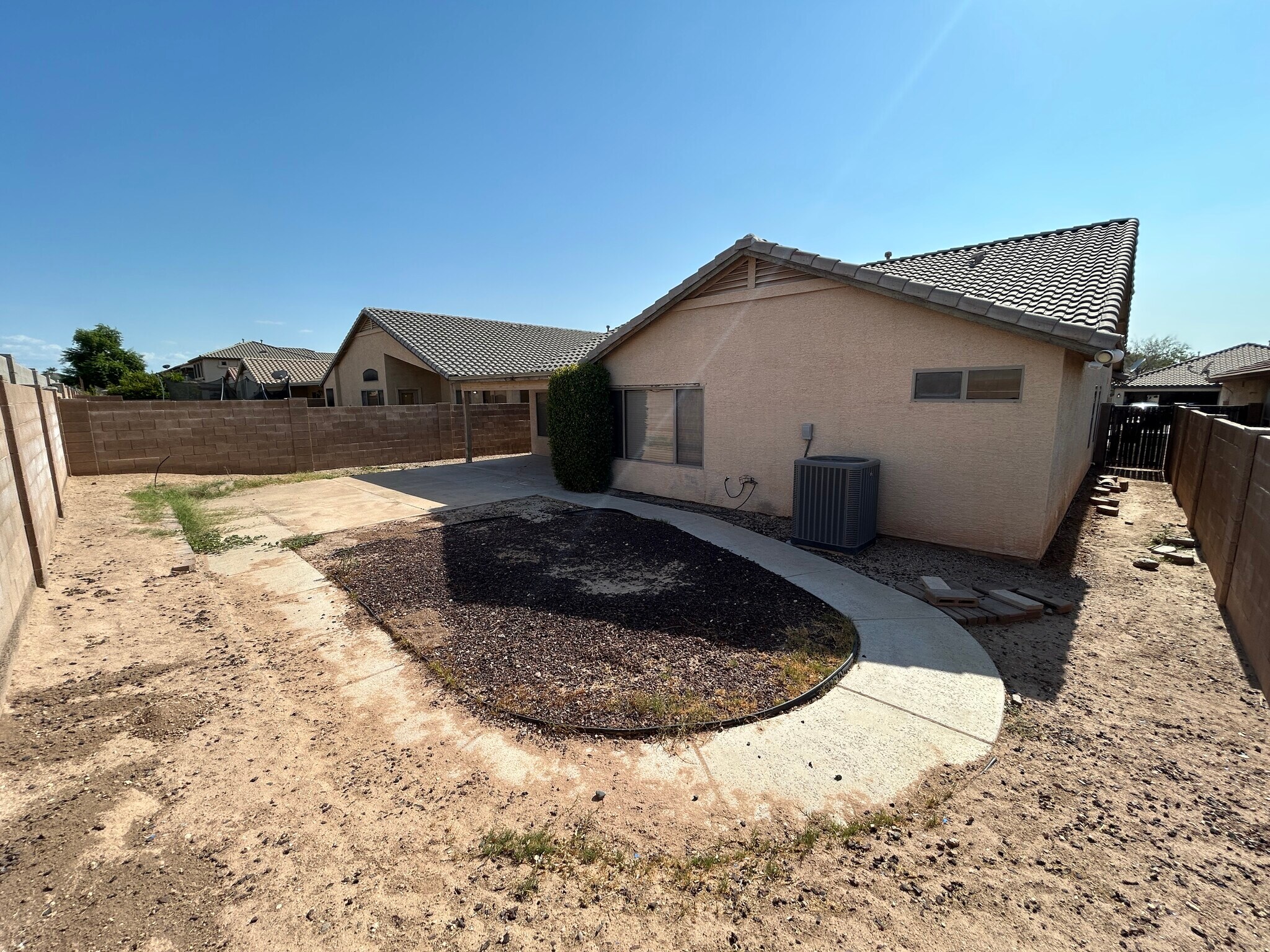 Building Photo - 8217 S 45th Ln