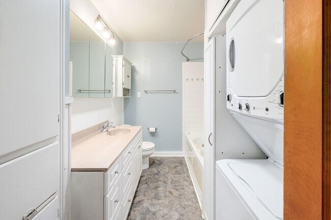 Building Photo - 1205 Palo Duro Rd