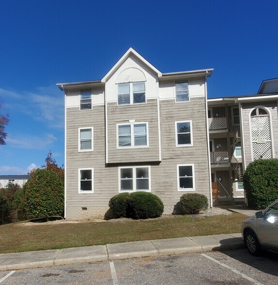Building Photo - 6748 Willowbrook Dr