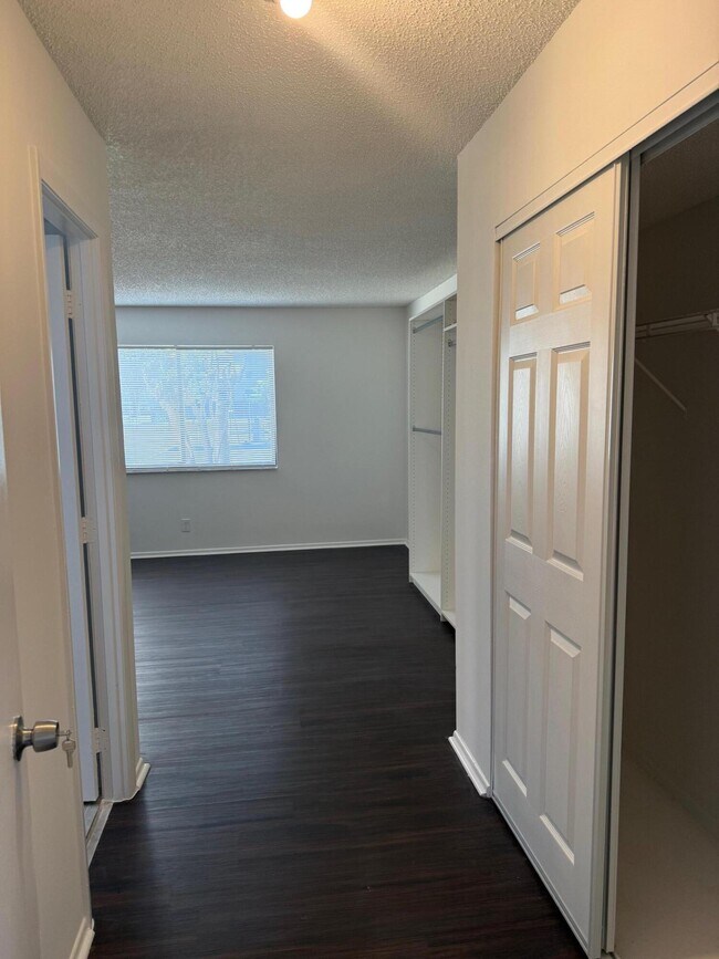 Building Photo - 2786 Tennis Club Dr