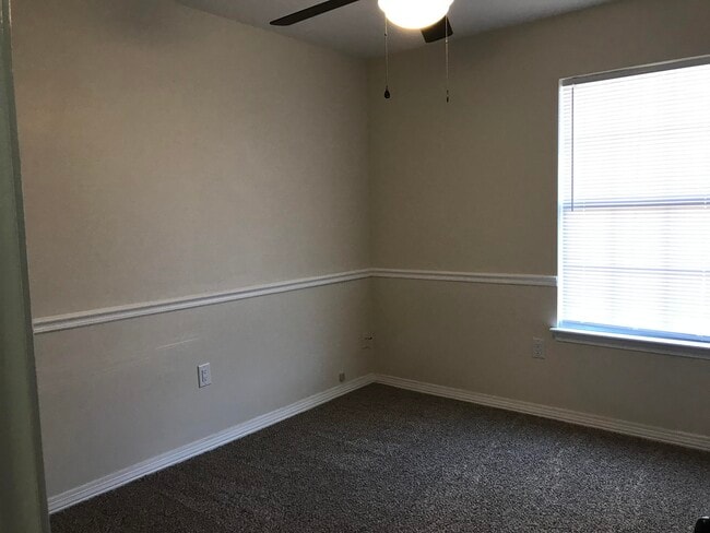 Building Photo - 113 Oak Terrace Dr