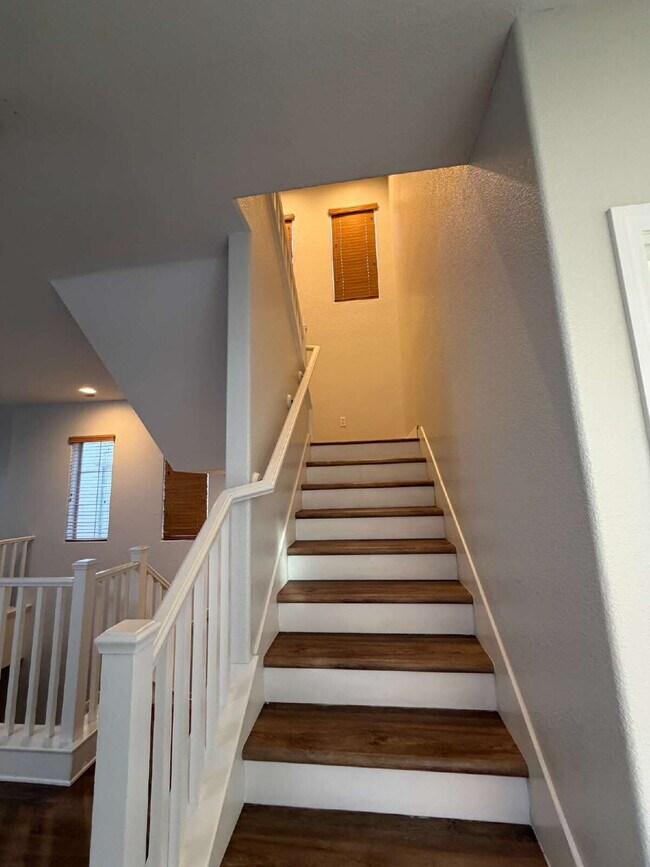 Building Photo - 3 Bed 3.5 Bath Summerlin - MOVE IN SPECIAL
