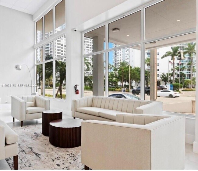 Building Photo - 3000 S Ocean Dr