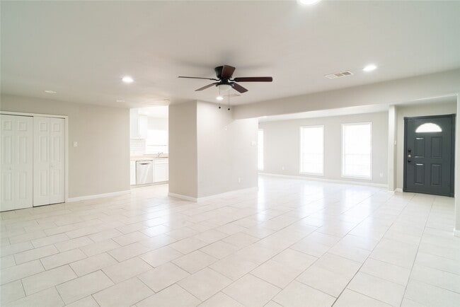 Building Photo - 11623 Rowan Ln