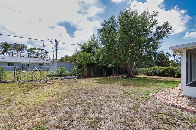 Building Photo - 7188 Bucknell Dr