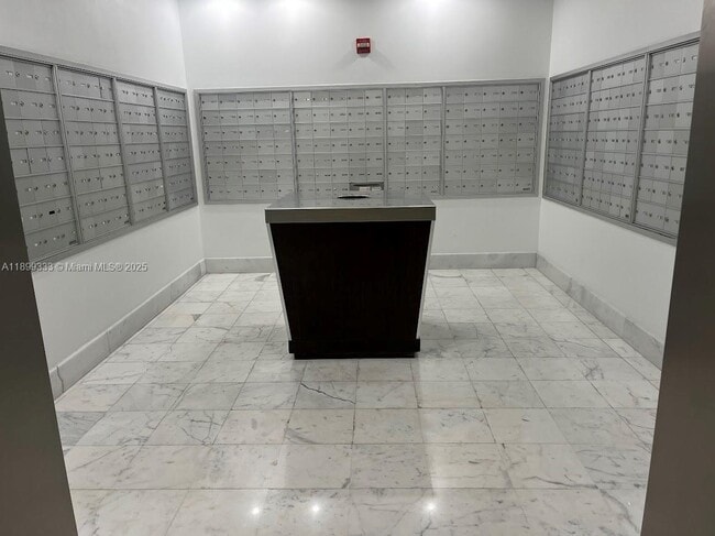 Building Photo - 1000 West Ave