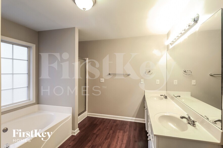 Building Photo - 2775 Haynes Club Cir SW