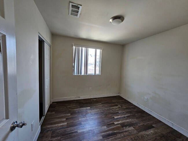 Building Photo - 23(1456,1458)