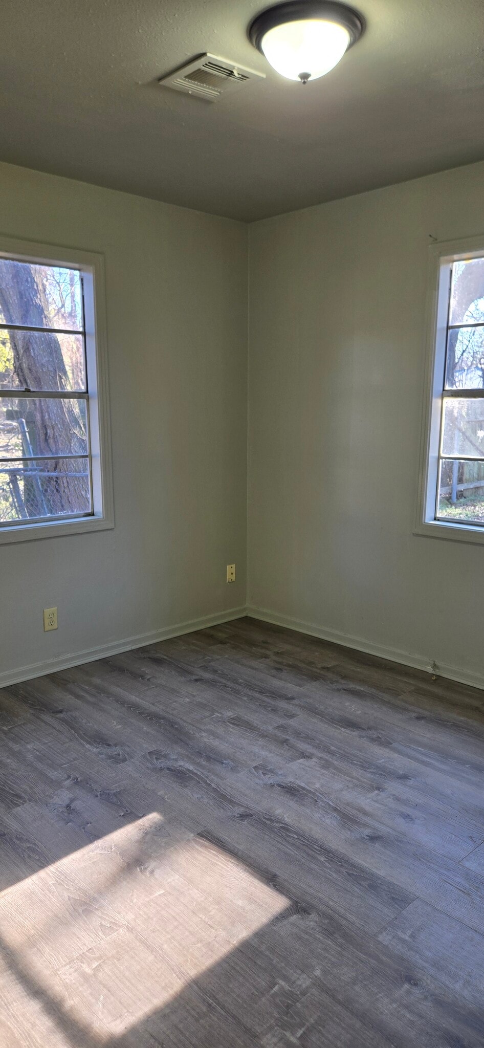 Building Photo - 1610 S 10th St