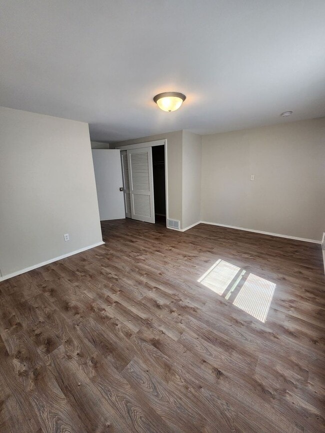 Building Photo - Now leasing for July 1st!