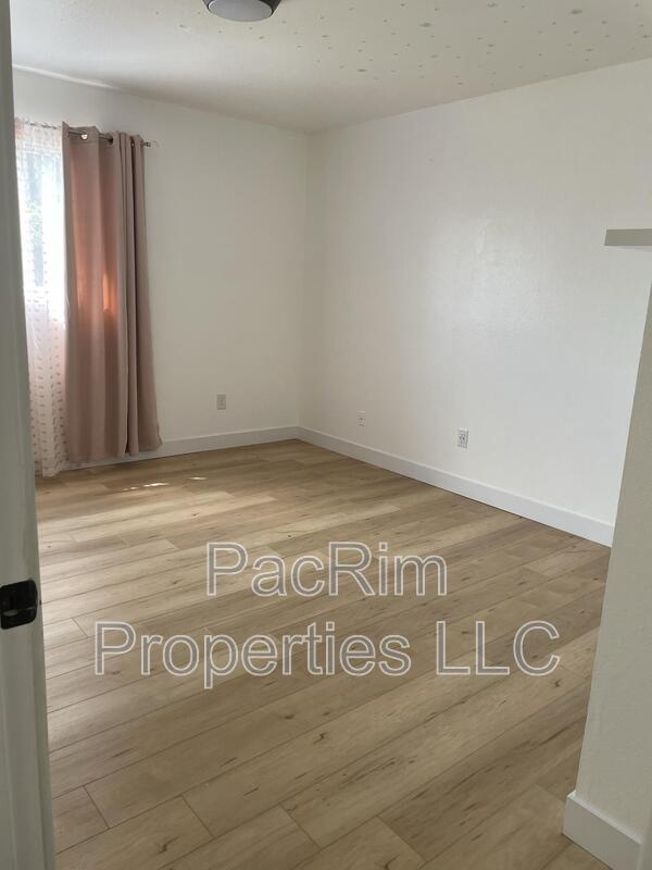 Building Photo - 9021 Lance Cir