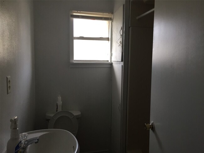 Building Photo - 310 Foerster St