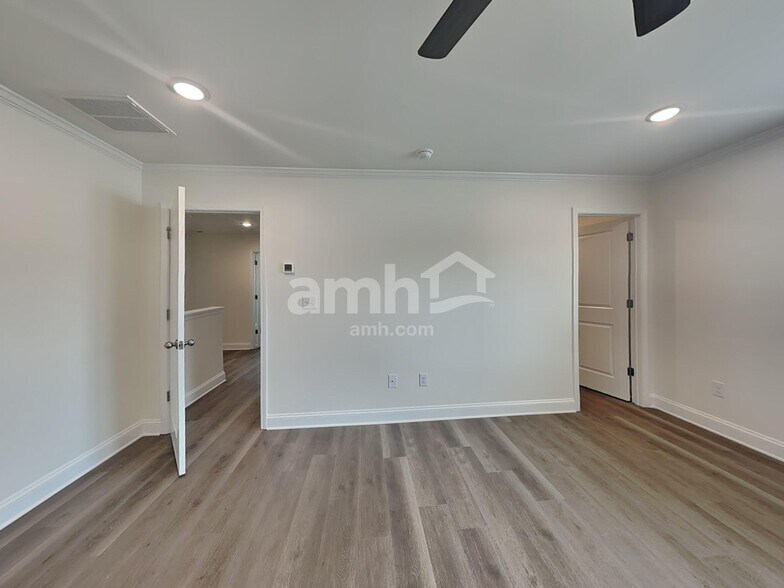 Building Photo - 3503 Lincoln Hts Ln