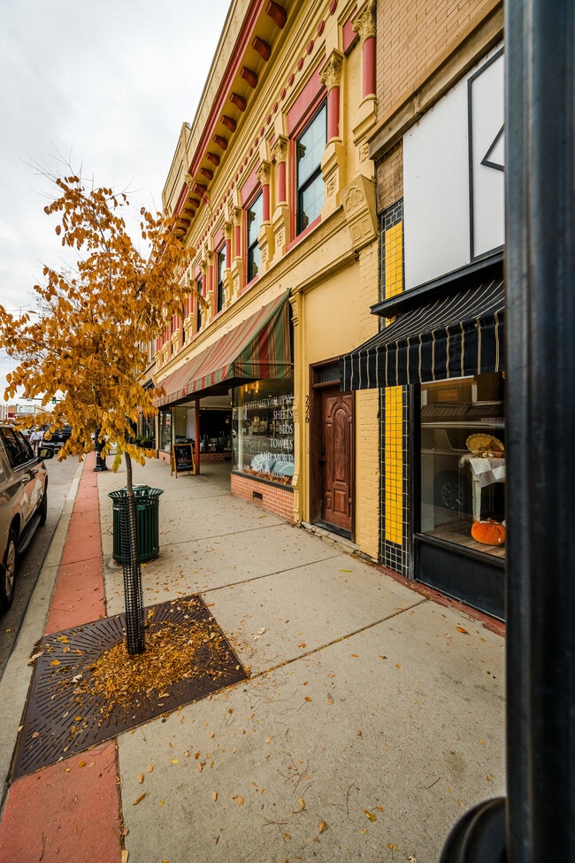 Building Photo - 226 N Main St