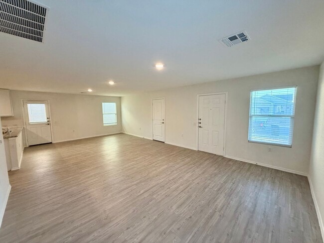 Building Photo - Beautiful Brand New 3/2 Home