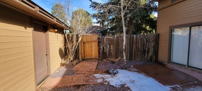 Building Photo - East Side 2 Story Condo Available Now!