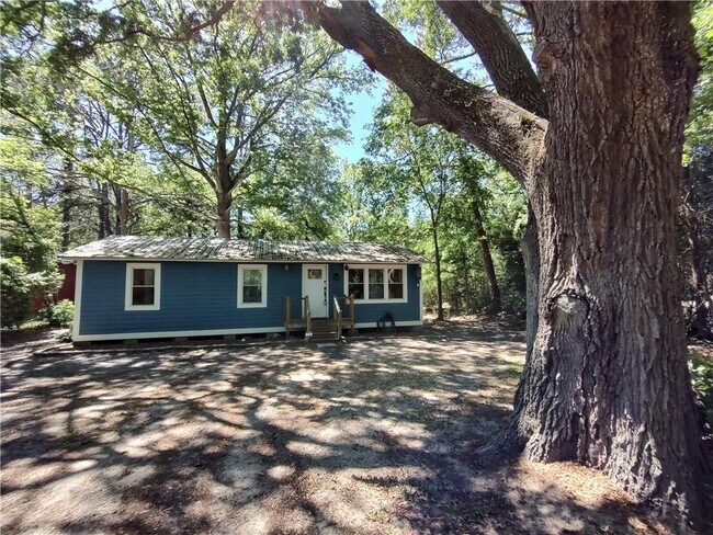 Primary Photo - 903 Pine St