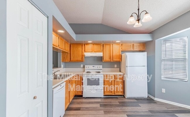 Building Photo - 3390 Millcrest Pl