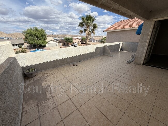 Building Photo - 2899 Country Club Dr