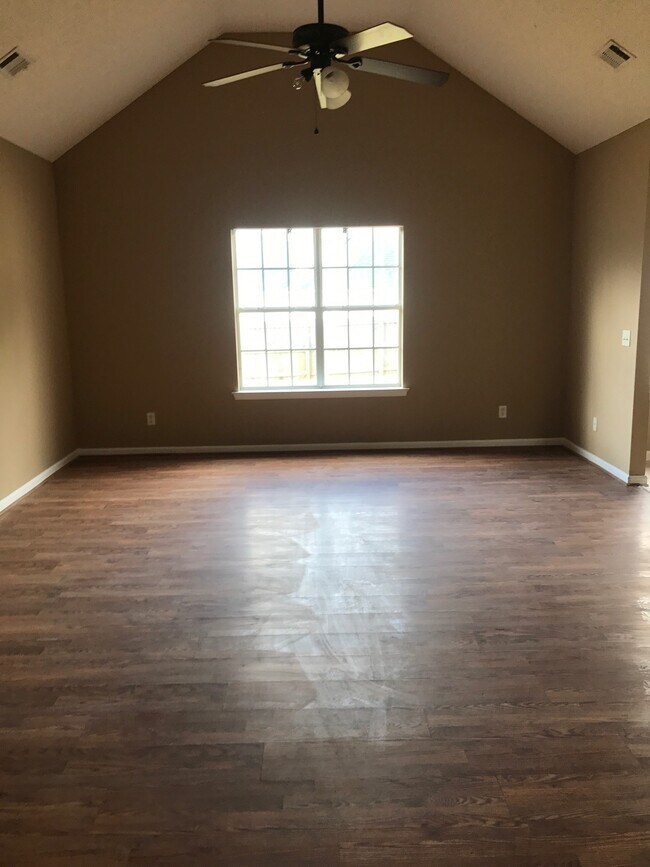 Building Photo - 814 King Arthur Dr