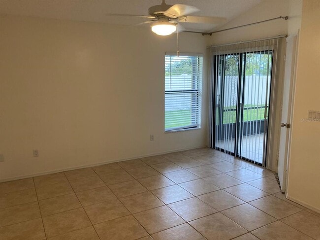 Building Photo - 88 Lakepointe Cir