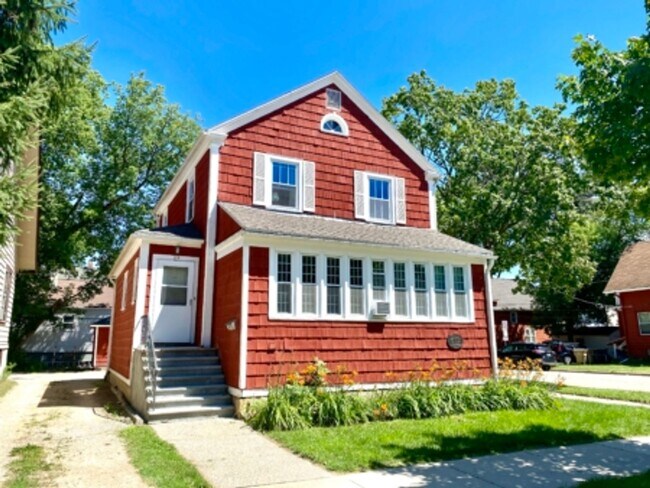 Primary Photo - 39 S Randall Ave