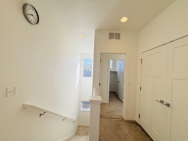 Building Photo - 3883 Komenda Ct