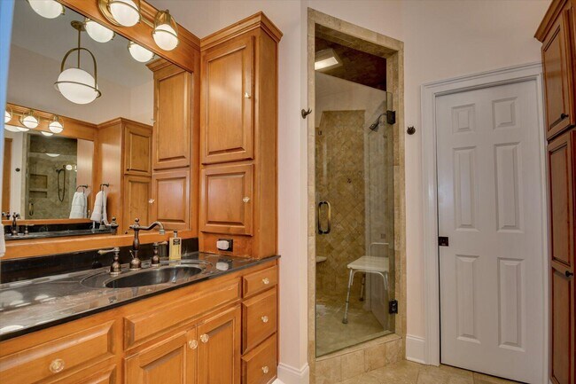 Building Photo - 501 John Fox's Run